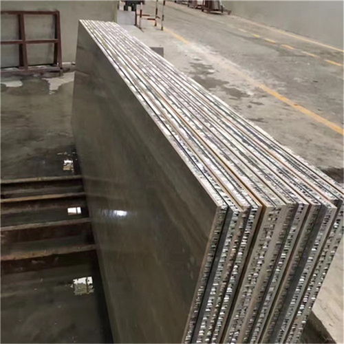 上海噴涂蜂巢鋁板供應商 解析氟碳蜂窩鋁單板與吸音復合蜂窩鋁板的加工優(yōu)勢